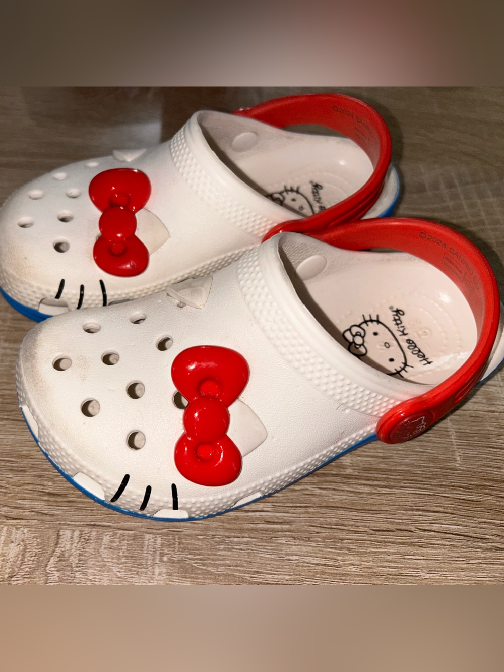 Crocs Hello Kitty Toddler Girls size 10